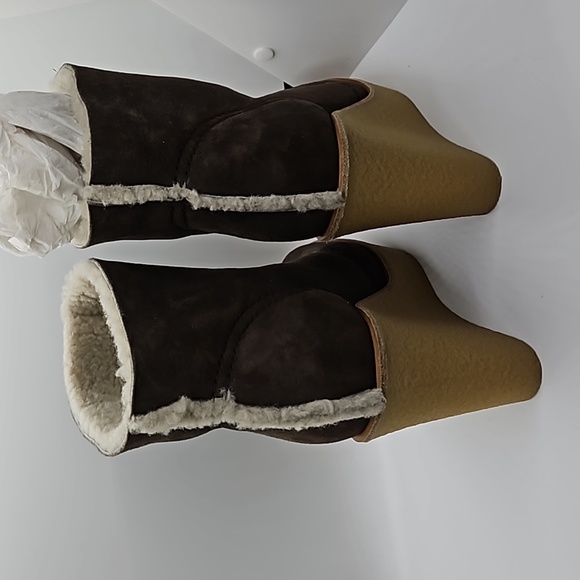 NIB Chloe sheepskin booties 37.5 EU - Picture 3 of 11